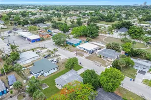 1527 Gardenia Ave, Fort Myers, FL 33916 - Photo 3