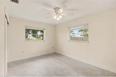 5403 Baylor Ln, Fort Myers, FL 33908 - Photo 9