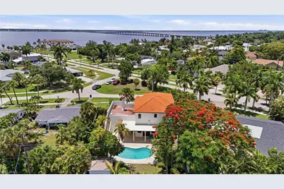 1358 Hopedale Dr, Fort Myers, FL 33919 - Photo 49