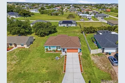 1902 NW 2nd Pl, Cape Coral, FL 33993 - Photo 9