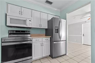 2259 Chandler Ave, Fort Myers, FL 33907 - Photo 9