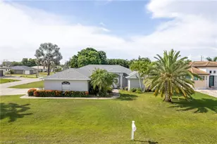 601 SE 19th St, Cape Coral, FL 33990 - Photo 1