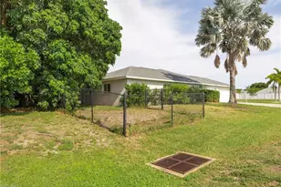 601 SE 19th St, Cape Coral, FL 33990 - Photo 7