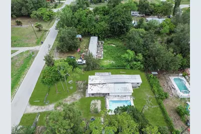 8326 Breeze Dr, North Fort Myers, FL 33917 - Photo 29