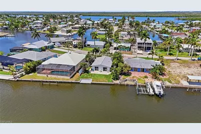 2498 Bayshore Dr, Matlacha, FL 33993 - Photo 31