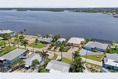2498 Bayshore Dr, Matlacha, FL 33993 - Photo 37