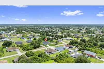 2815 37th St SW, Lehigh Acres, FL 33976 - Photo 5