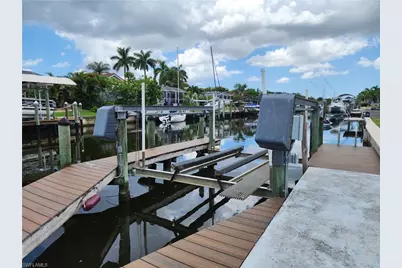 1822 SE 11th Ter, Cape Coral, FL 33990 - Photo 47