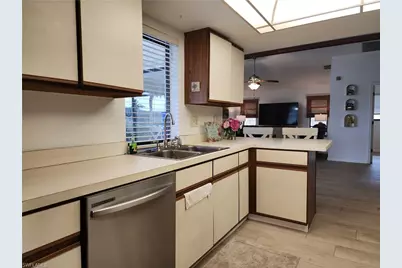 1822 SE 11th Ter, Cape Coral, FL 33990 - Photo 19
