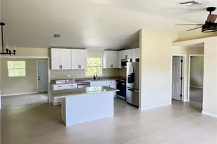 4426 SW Santa Barbara Pl, Cape Coral, FL 33914 - Photo 5