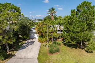 208 NE 9th Ave, Cape Coral, FL 33909 - Photo 37