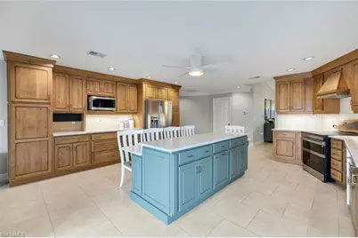 204 SE 20th Pl, Cape Coral, FL 33990 - Photo 15