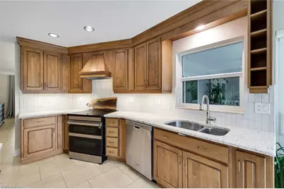204 SE 20th Pl, Cape Coral, FL 33990 - Photo 11