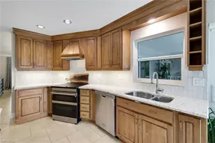 204 SE 20th Pl, Cape Coral, FL 33990 - Photo 11