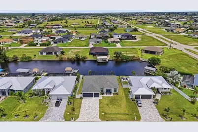 1611 NW 38th Ave, Cape Coral, FL 33993 - Photo 3