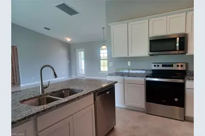417 SW 26th Ave, Cape Coral, FL 33991 - Photo 7