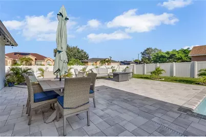 327 SW 31st St, Cape Coral, FL 33914 - Photo 23