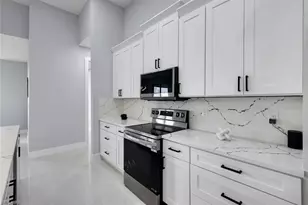 313 NE 5th Terrace, Cape Coral, FL 33909 - Photo 11