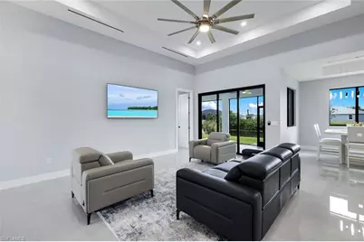 313 NE 5th Ter, Cape Coral, FL 33909 - Photo 7