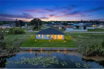 313 NE 5th Ter, Cape Coral, FL 33909 - Photo 3