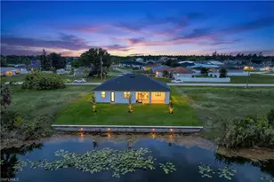 313 NE 5th Terrace, Cape Coral, FL 33909 - Photo 3