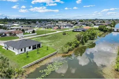 313 NE 5th Ter, Cape Coral, FL 33909 - Photo 31