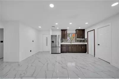 139 E Lake Dr, Lehigh Acres, FL 33936 - Photo 15