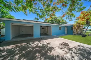 139 E Lake Dr, Lehigh Acres, FL 33936 - Photo 11