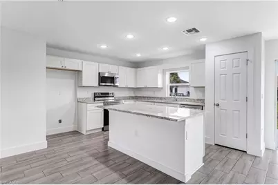 726 Camilla St E, Lehigh Acres, FL 33974 - Photo 3