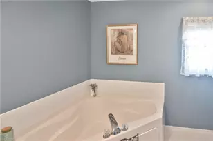 10021 Lake Cove Dr, Fort Myers, FL 33908 - Photo 13