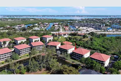 10021 Lake Cove Dr #101, Fort Myers, FL 33908 - Photo 3