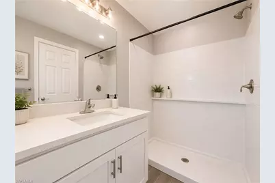 2728 NE 5th Pl, Cape Coral, FL 33909 - Photo 15