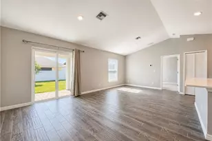 2728 NE 5th Pl, Cape Coral, FL 33909 - Photo 3