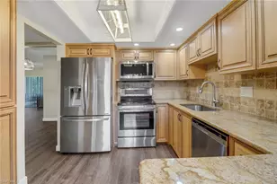7115 Lakeridge Ct, Fort Myers, FL 33907 - Photo 11