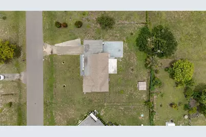 102 Oleander Rd, Lehigh Acres, FL 33936 - Photo 23