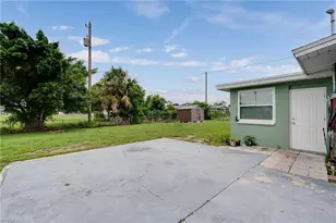 102 Oleander Rd, Lehigh Acres, FL 33936 - Photo 17