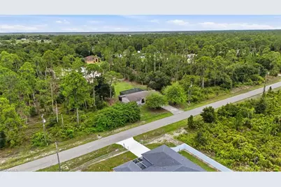 906 Wells Ave, Lehigh Acres, FL 33972 - Photo 5