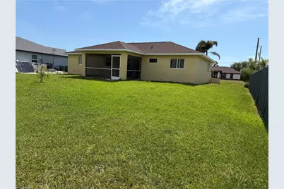 305 NW 22nd Pl, Cape Coral, FL 33993 - Photo 3