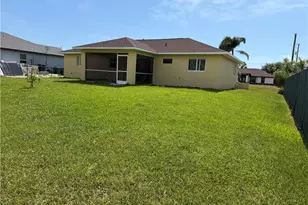 305 NW 22nd Pl, Cape Coral, FL 33993 - Photo 3