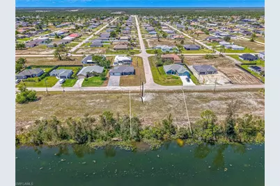 2002 NW 27th St, Cape Coral, FL 33993 - Photo 7