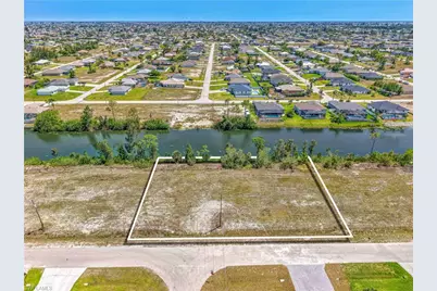 2002 NW 27th St, Cape Coral, FL 33993 - Photo 3
