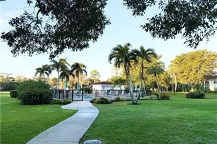 1087 Forest Lakes Dr, Naples, FL 34105 - Photo 29