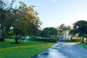 1087 Forest Lakes Dr, Naples, FL 34105 - Photo 17