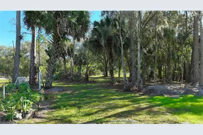 22950 Tinas Ln, Fort Myers, FL 33913 - Photo 33