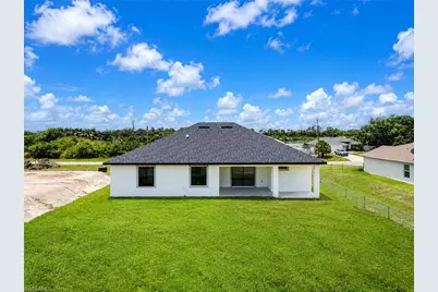 8022 Sunrise Cir, Labelle, FL 33935 - Photo 23