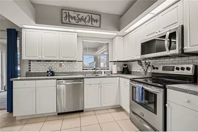 2727 SW 2nd Ct, Cape Coral, FL 33914 - Photo 5