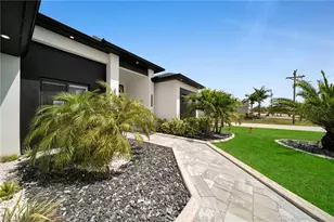 3009 SW 16th Pl, Cape Coral, FL 33914 - Photo 3