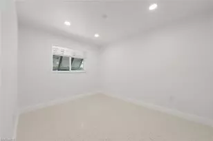 1040 Edgemere Dr, Fort Myers, FL 33919 - Photo 33