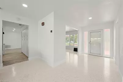 1040 Edgemere Dr, Fort Myers, FL 33919 - Photo 11