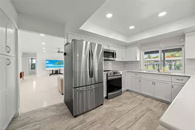 1040 Edgemere Dr, Fort Myers, FL 33919 - Photo 17
